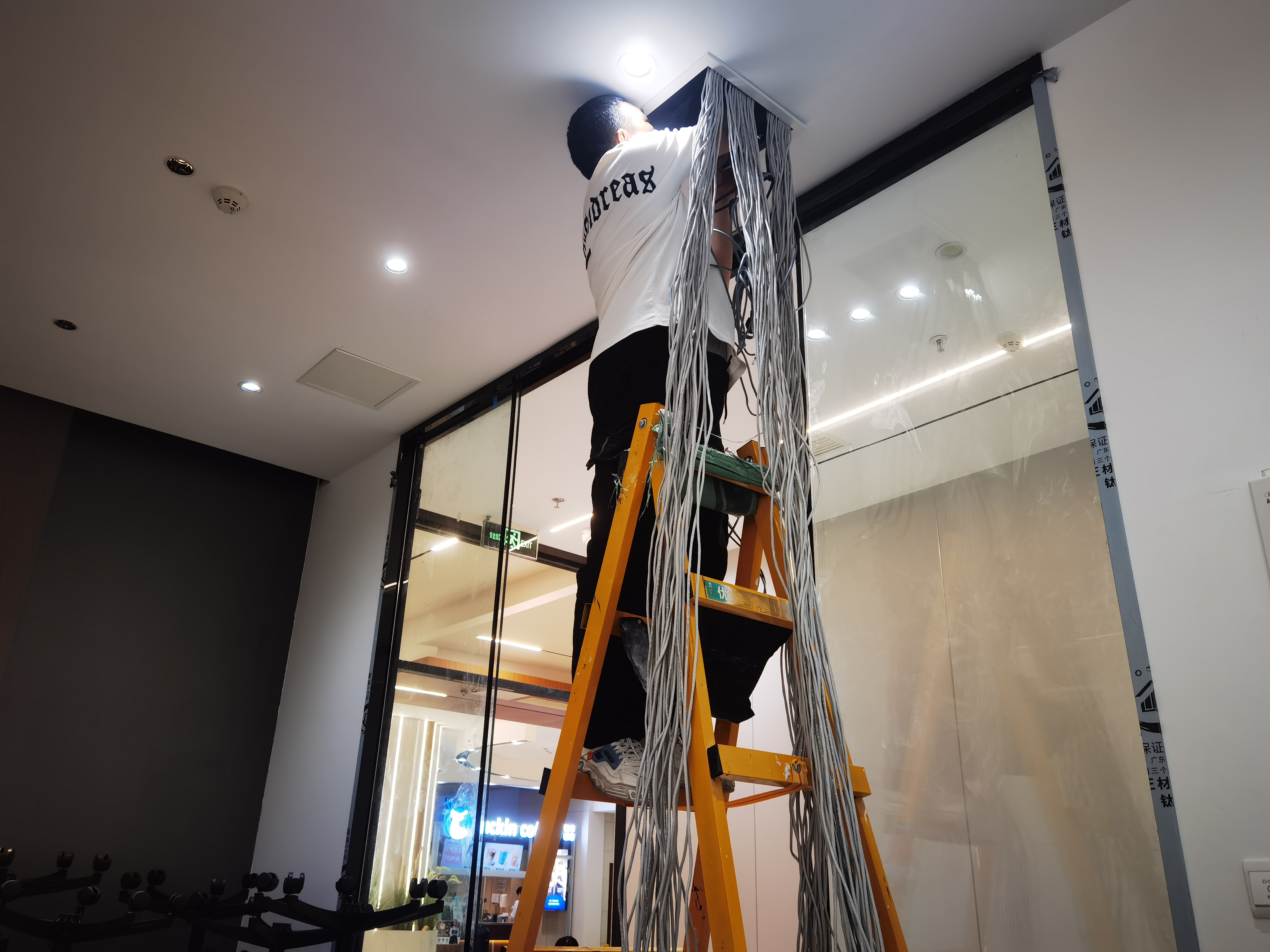 中建桥梁有限公司长江分公司 – 办公区全域WiFi与监控覆盖改造工程